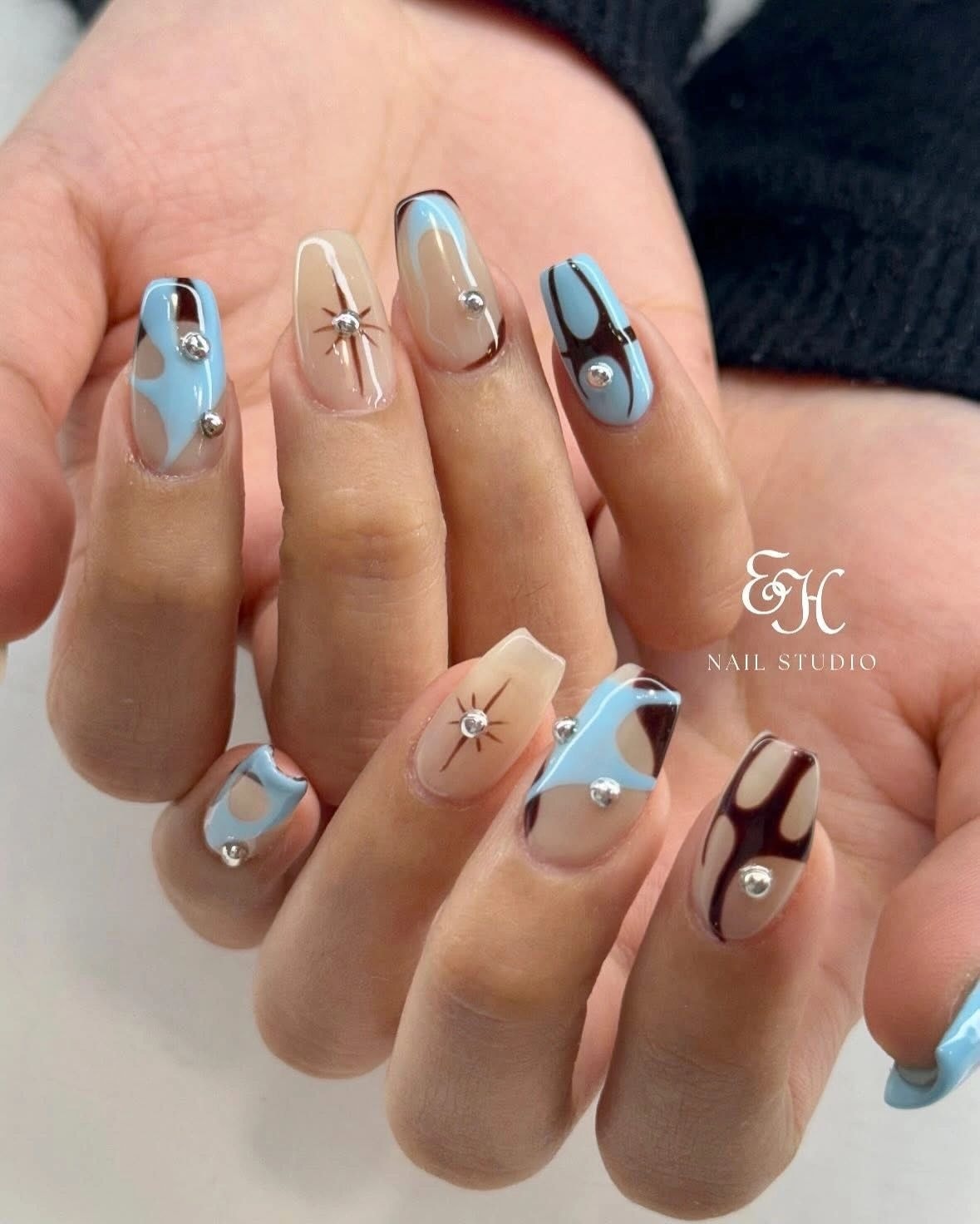 Blue brown abstract nails